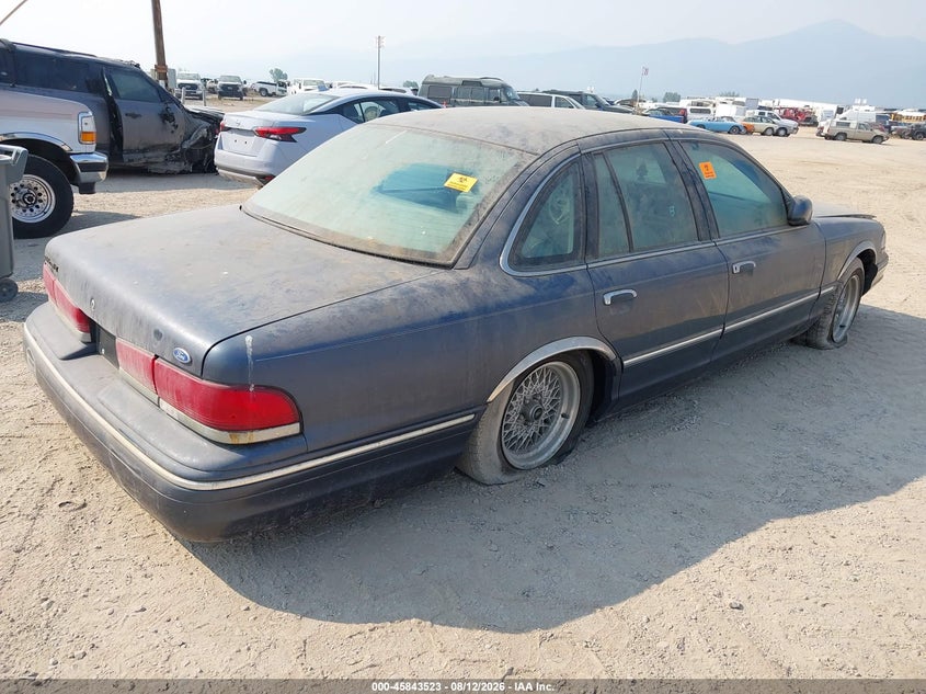 1997 FORD CROWN VICTORIA auction photo 4