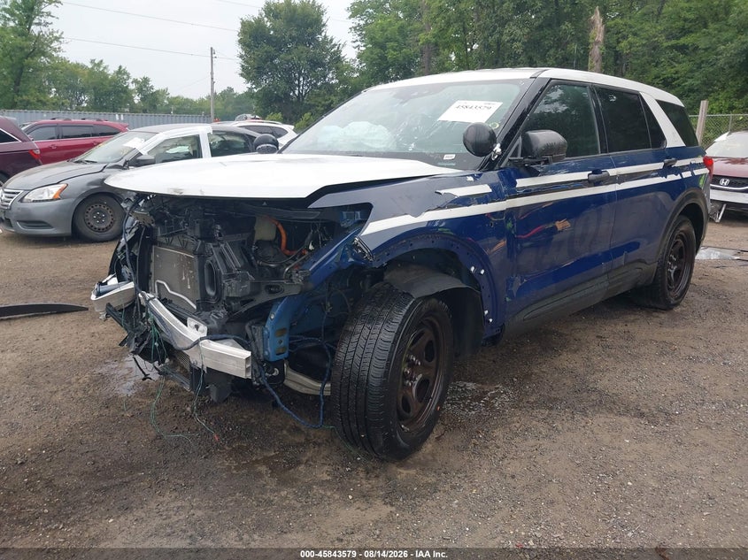 2023 FORD POLICE INTERCEPTOR UTILITY auction photo 2