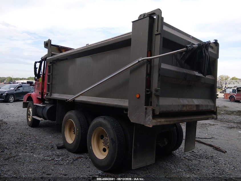 2004 VOLVO VHD auction photo 3