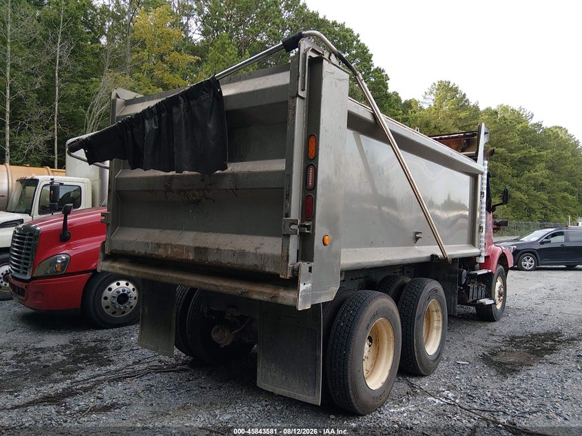2004 VOLVO VHD auction photo 4
