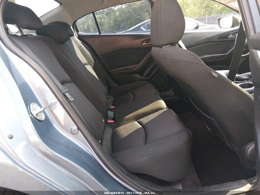 MAZDA MAZDA3 - zdjęcie 8