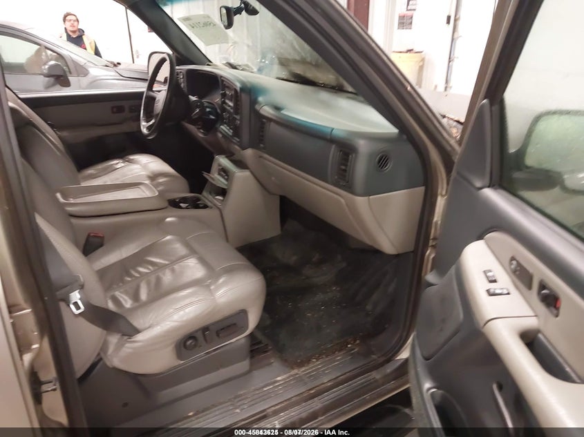 2001 CHEVROLET SUBURBAN 1500 auction photo 5