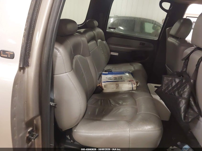 2001 CHEVROLET SUBURBAN 1500 auction photo 8