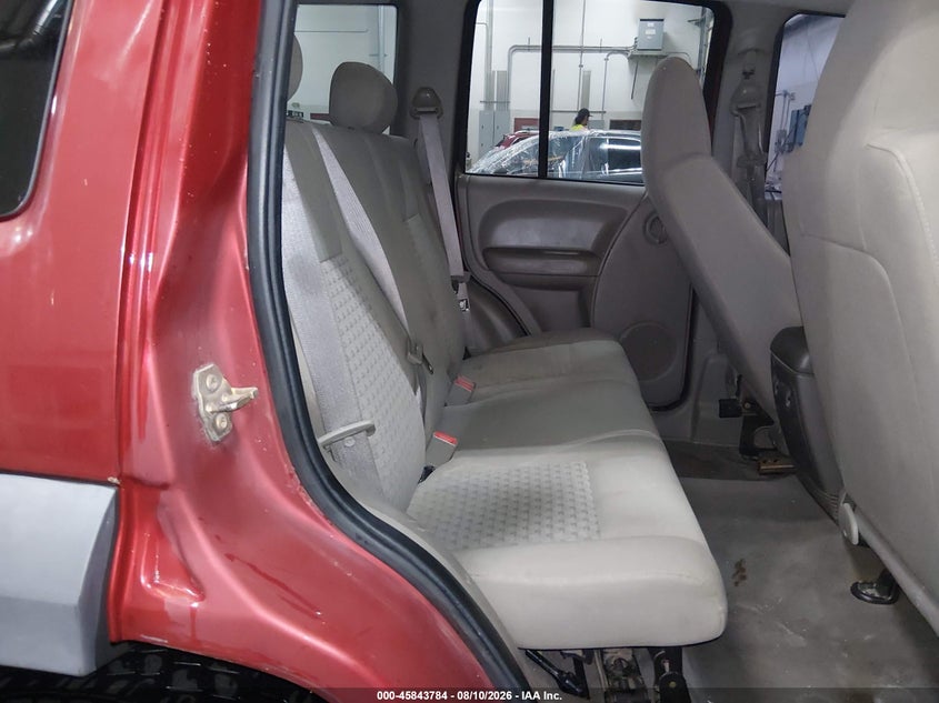 2006 JEEP LIBERTY auction photo 8
