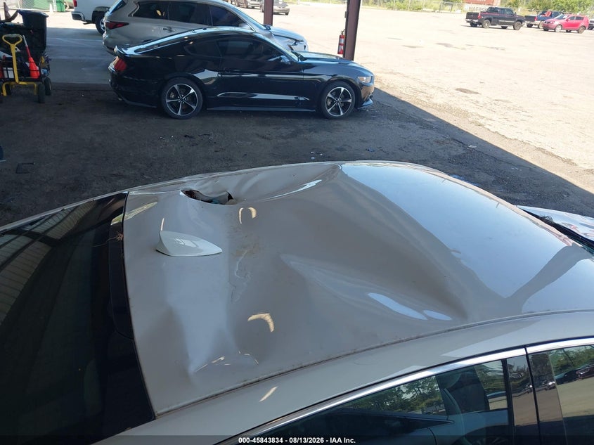 2022 CHEVROLET MALIBU auction photo 6