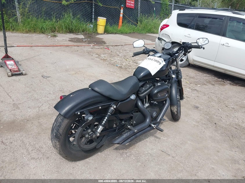 HARLEY-DAVIDSON XL883 2010
