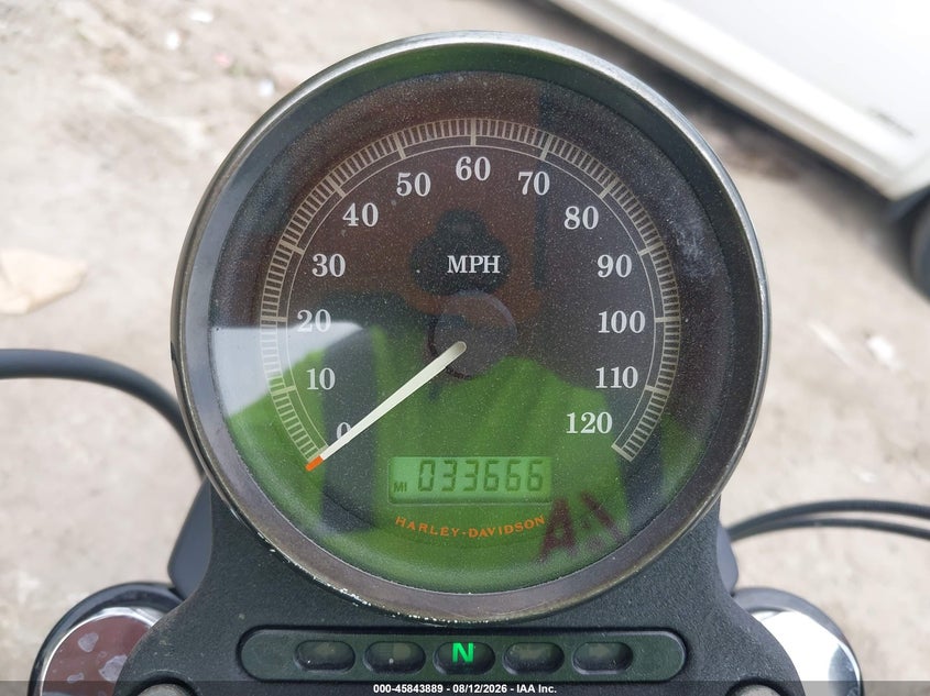 HARLEY-DAVIDSON XL883 2010