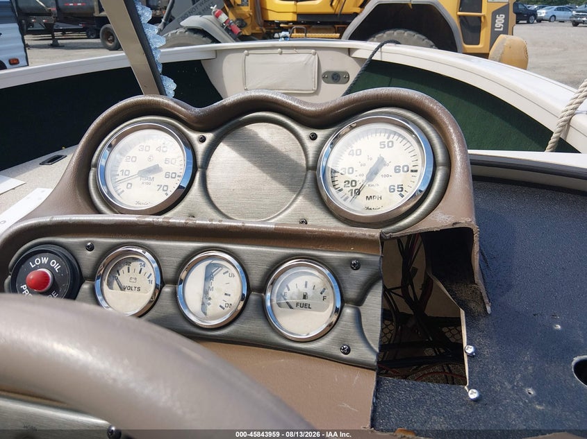 2000 CRESTLINER 17' auction photo 7