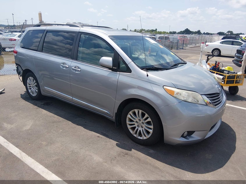 Vin: 5tdyk3dc1ds381914, lot: 46342900, toyota sienna xle v6 8 passenger 2013 img_1