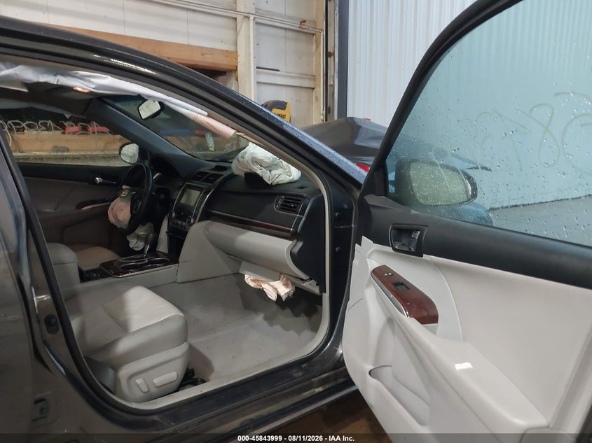 2012 TOYOTA CAMRY auction photo 4