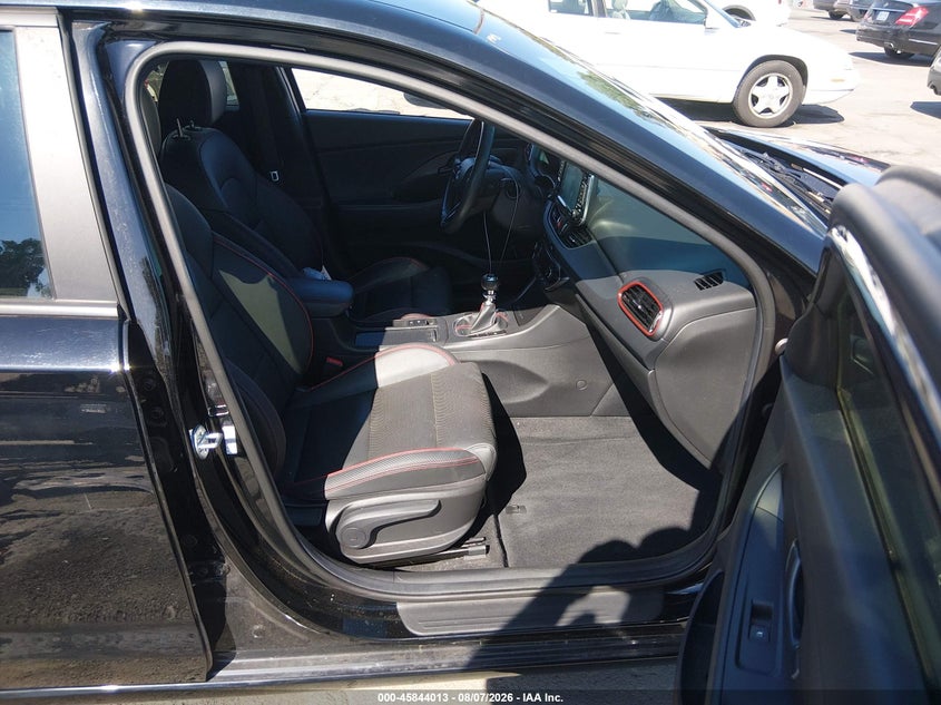 2020 HYUNDAI ELANTRA GT auction photo 5