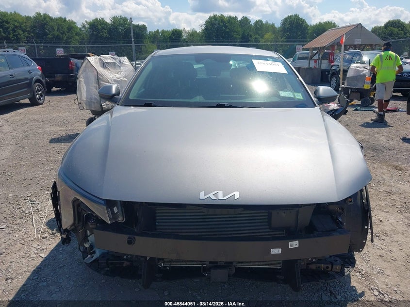 2025 KIA K4 SEDAN 2.0L I-4 DOHC, VVT, 147HP