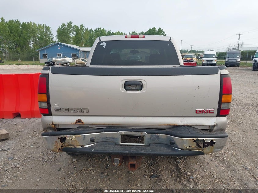 2005 GMC SIERRA PICKUP 5.3L V-8 295HP