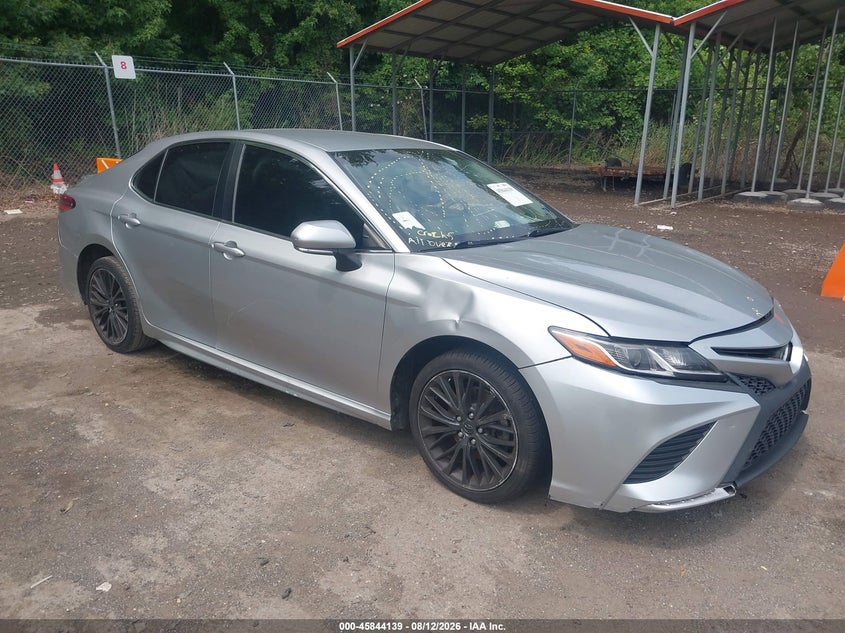 TOYOTA CAMRY - zdjęcie 1