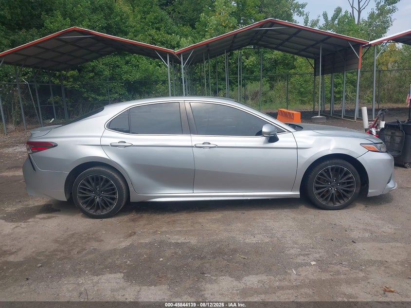 TOYOTA CAMRY - zdjęcie 13