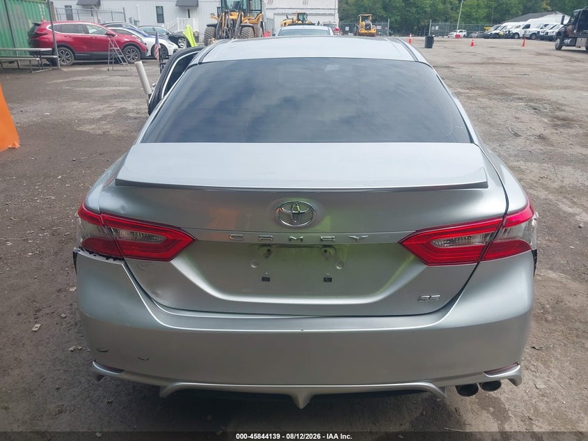 TOYOTA CAMRY - zdjęcie 16