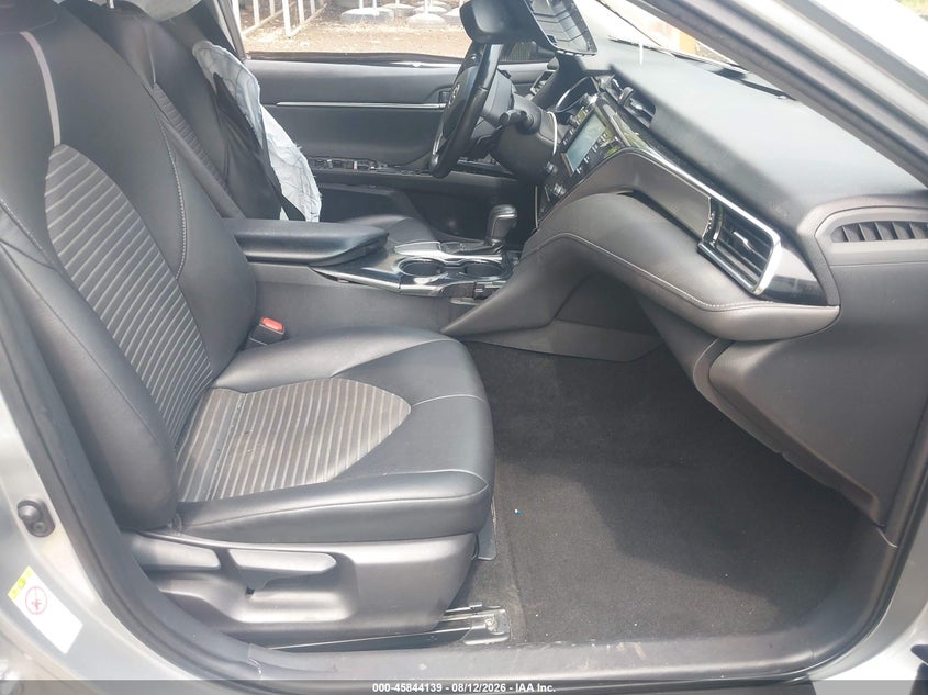 TOYOTA CAMRY - zdjęcie 5