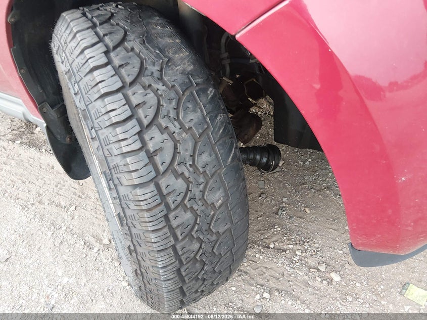 2011 FORD ESCAPE auction photo 6