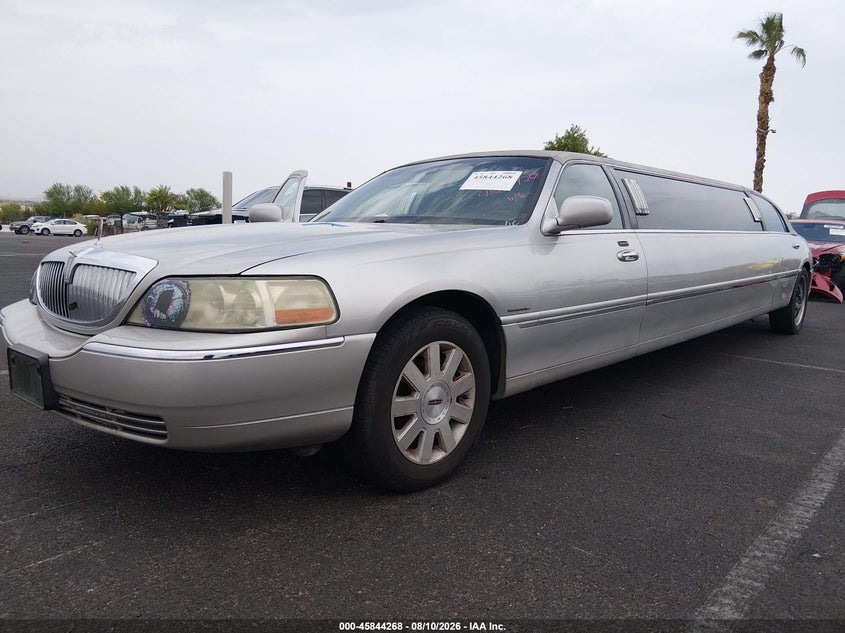 LINCOLN TOWN CAR 2004 VIN 1L1FM81W64Y646938