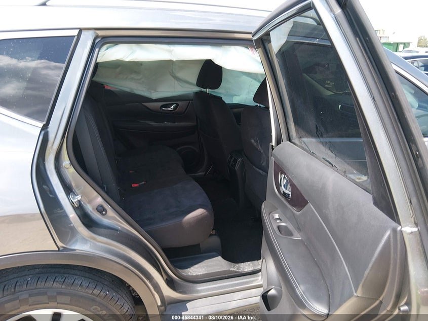 2015 NISSAN ROGUE auction photo 8