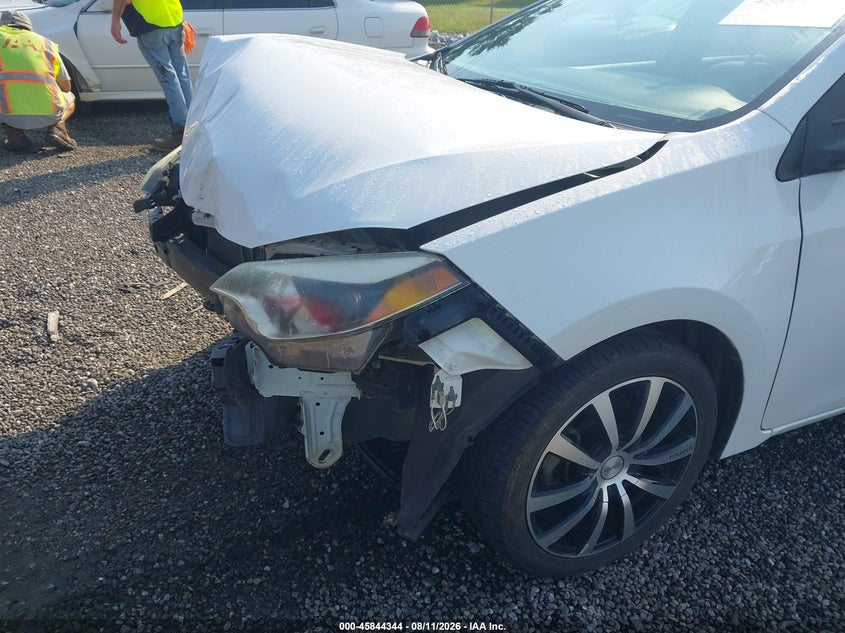 2015 TOYOTA COROLLA auction photo 6
