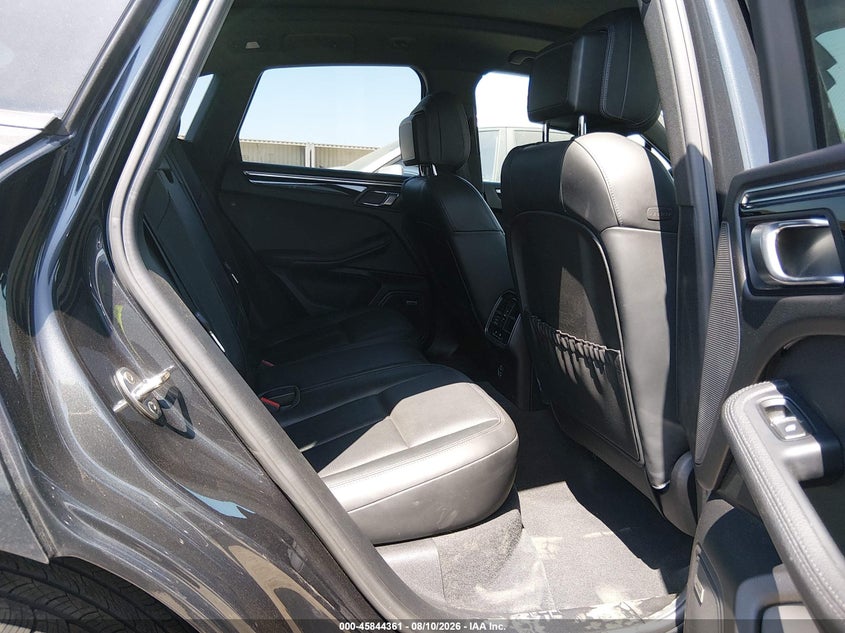 2020 PORSCHE MACAN auction photo 8