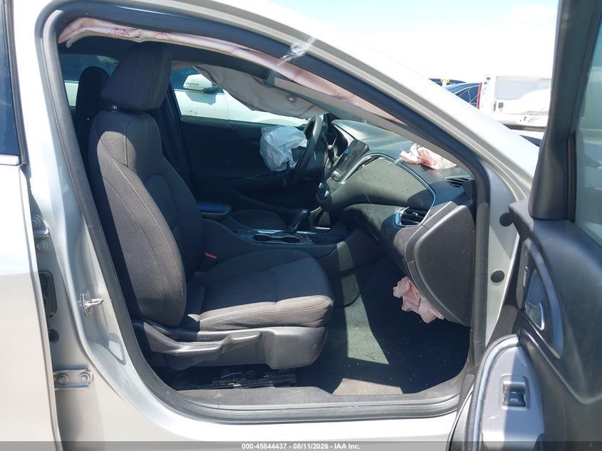2019 CHEVROLET MALIBU auction photo 5