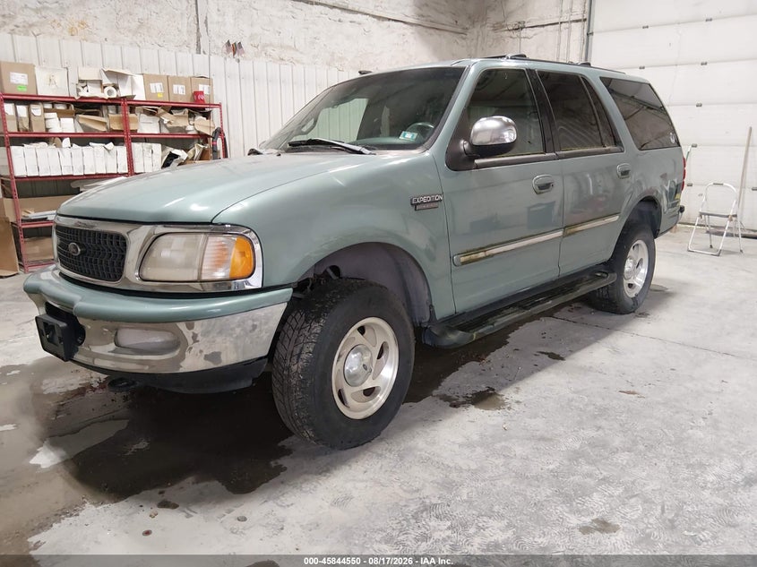 1998 Ford Expedition Eddie Bauer/Xlt, Normal Wear & Tear, IAAI, VIN 1FMRU18WXWLC24566 — photo 2