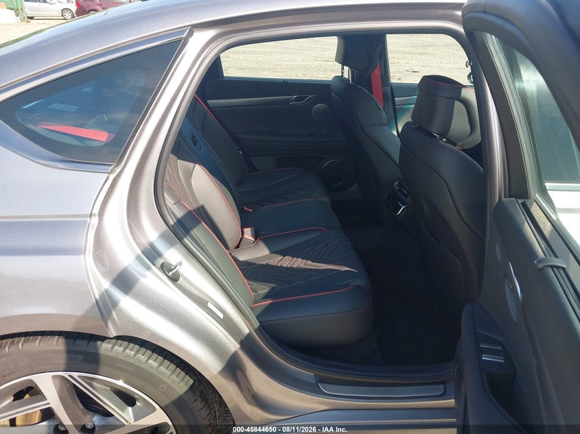 2025 GENESIS G80 auction photo 8
