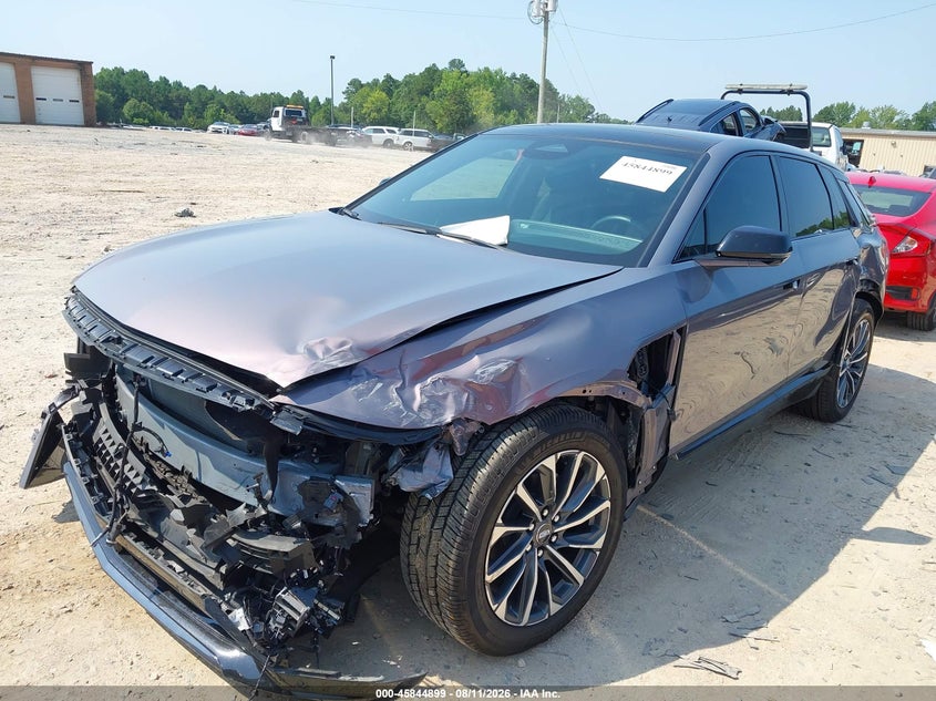 2024 CADILLAC LYRIQ auction photo 2