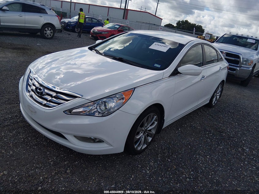 2013 HYUNDAI SONATA auction photo 2