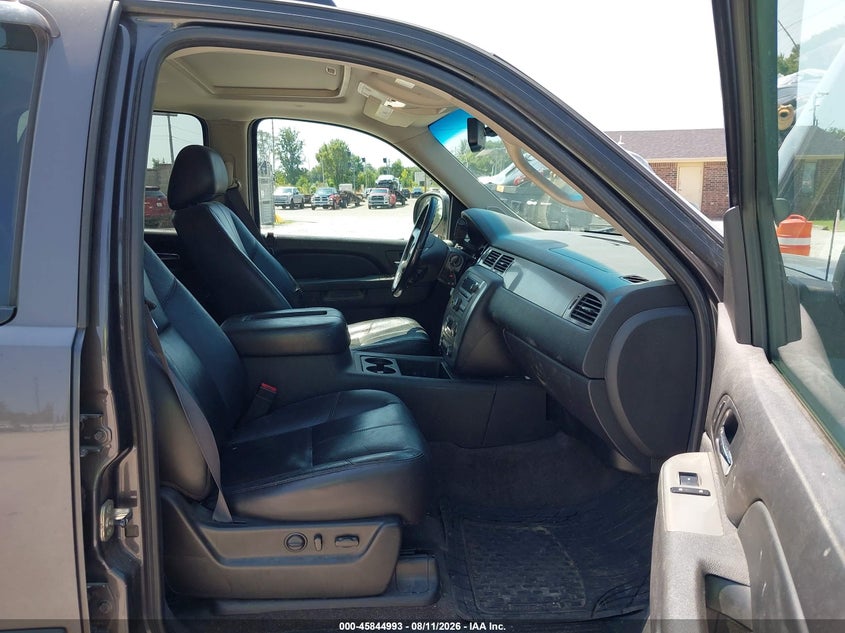 2011 CHEVROLET AVALANCHE 1500 — zdjęcie 5
