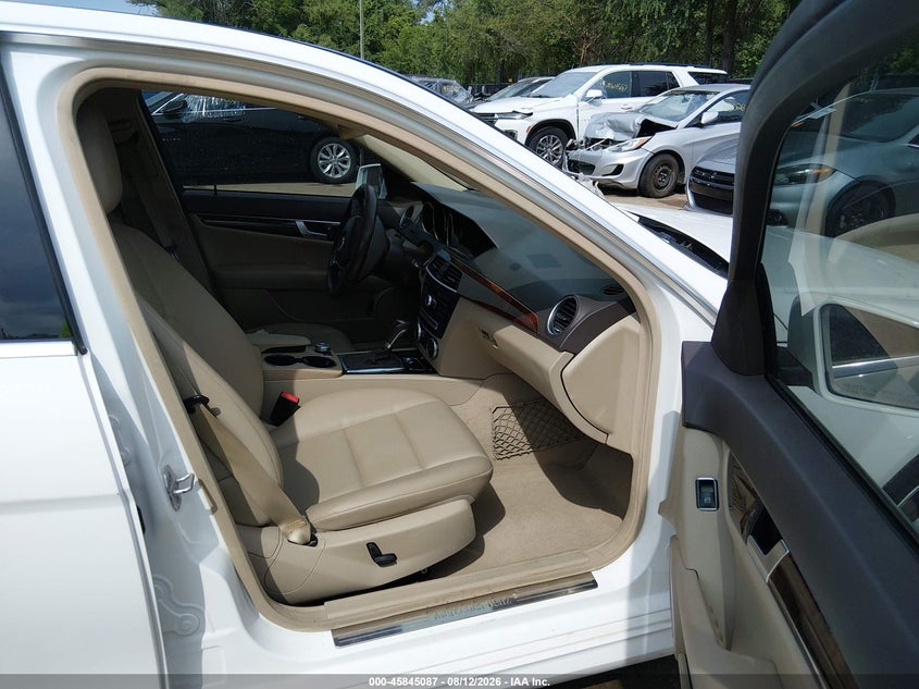 2014 MERCEDES-BENZ C 300 auction photo 5