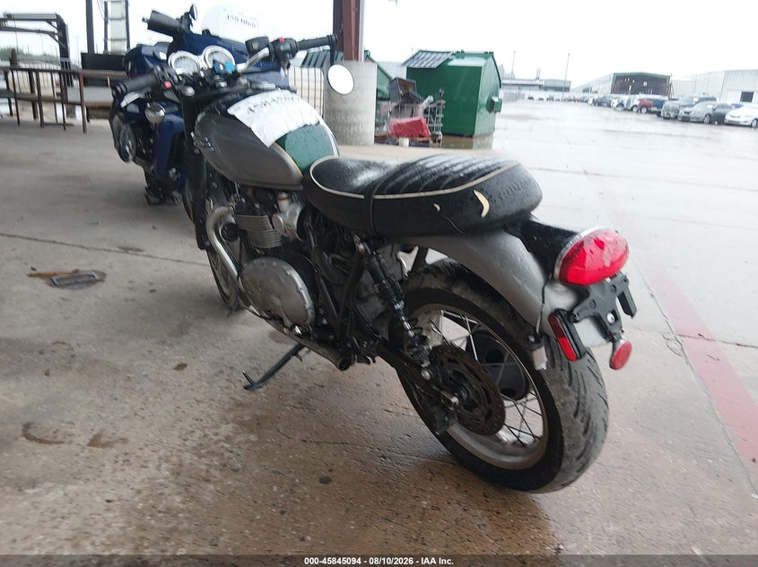 TRIUMPH BONNEVILLE 2022