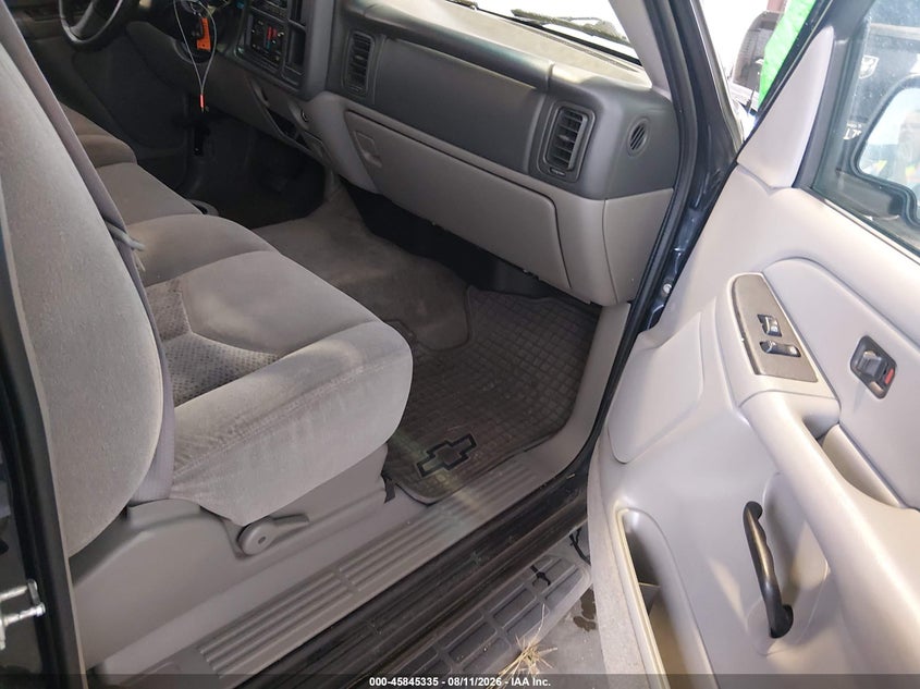 2004 CHEVROLET SUBURBAN 1500 auction photo 5