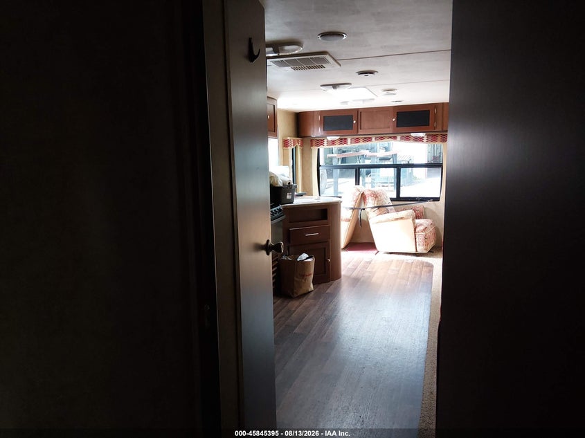 2013 DUTCHMEN KODIAK 263RLSL auction photo 8