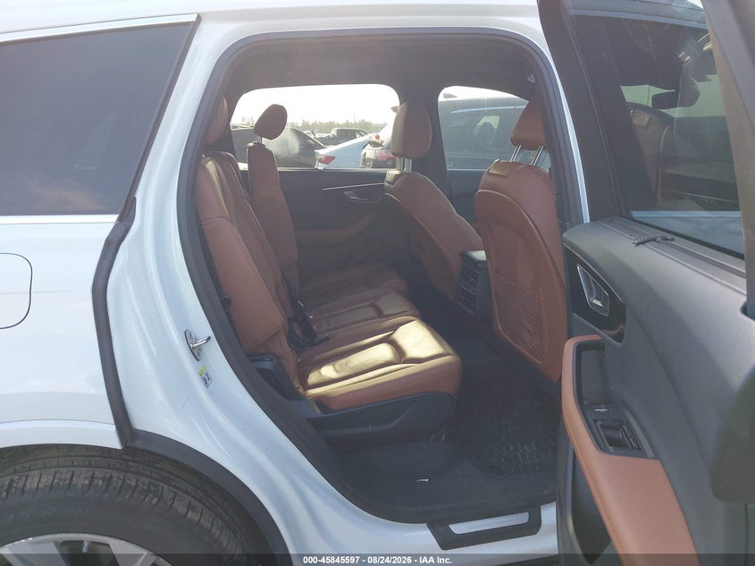 AUDI Q7 - zdjęcie 8