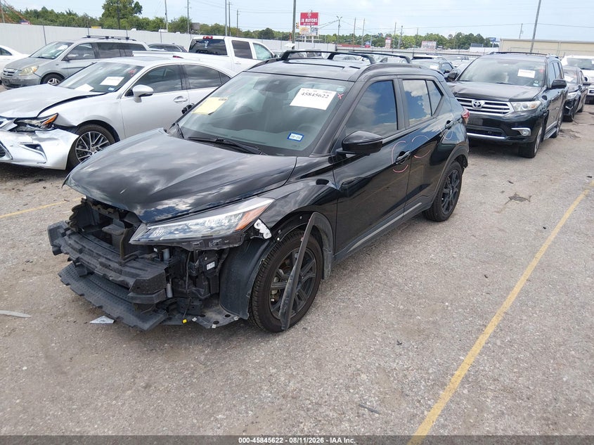 2021 Nissan Kicks, Front & Rear, IAAI, VIN 3N1CP5DV1ML528640 — photo 2