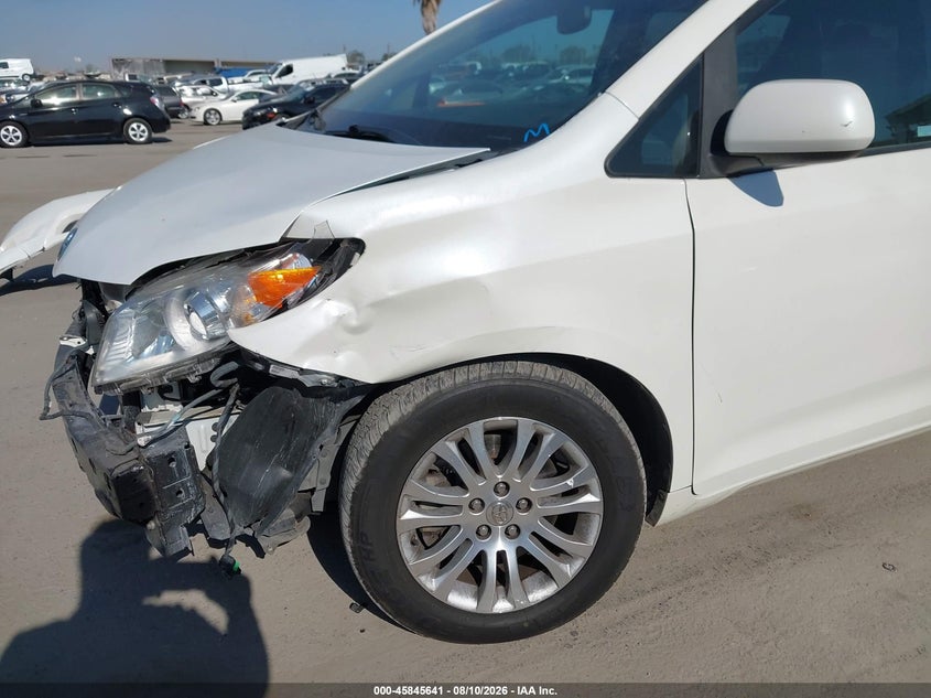 2015 TOYOTA SIENNA VAN 3.5L V-6 DOHC, VVT, 266HP