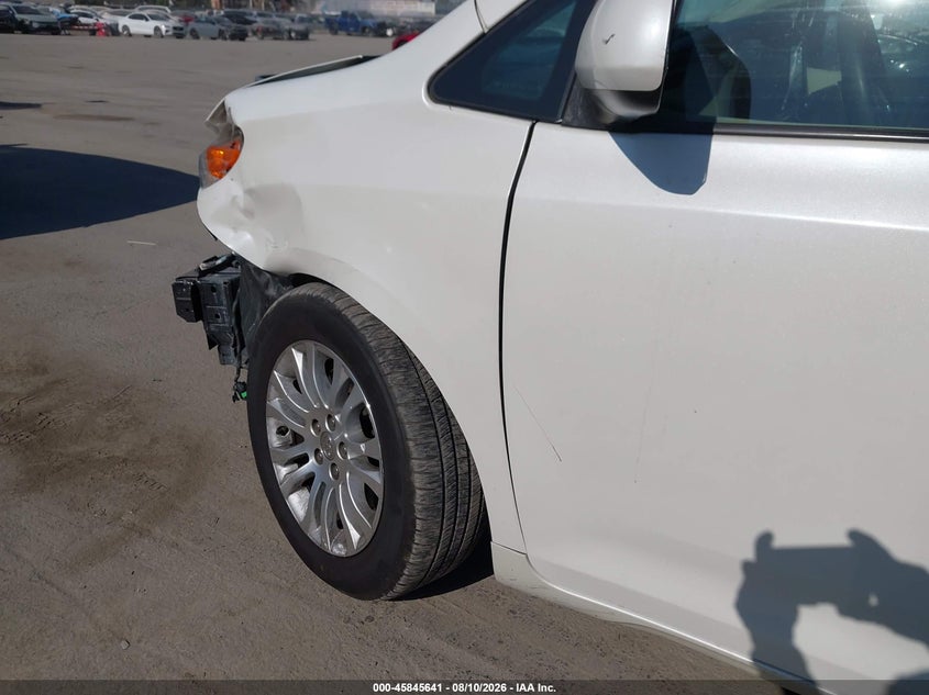 2015 TOYOTA SIENNA VAN 3.5L V-6 DOHC, VVT, 266HP
