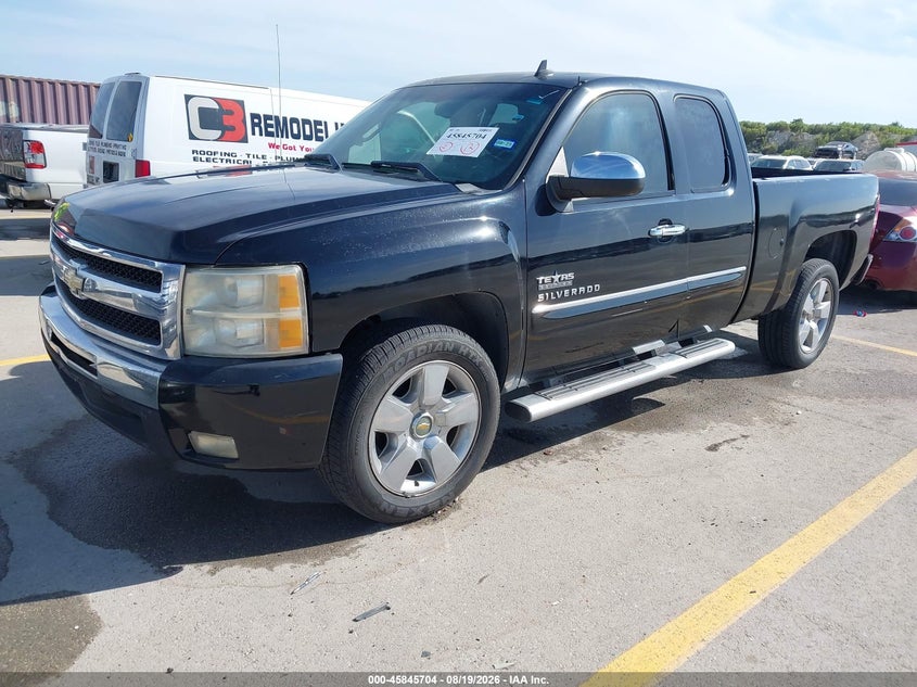 2011 Chevrolet Silverado, Обычный износ, IAAI, VIN 1GCRCSE09BZ381266 — фото 2