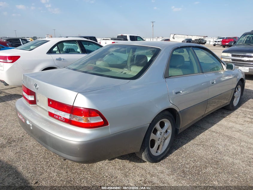 2001 LEXUS ES 300 auction photo 4