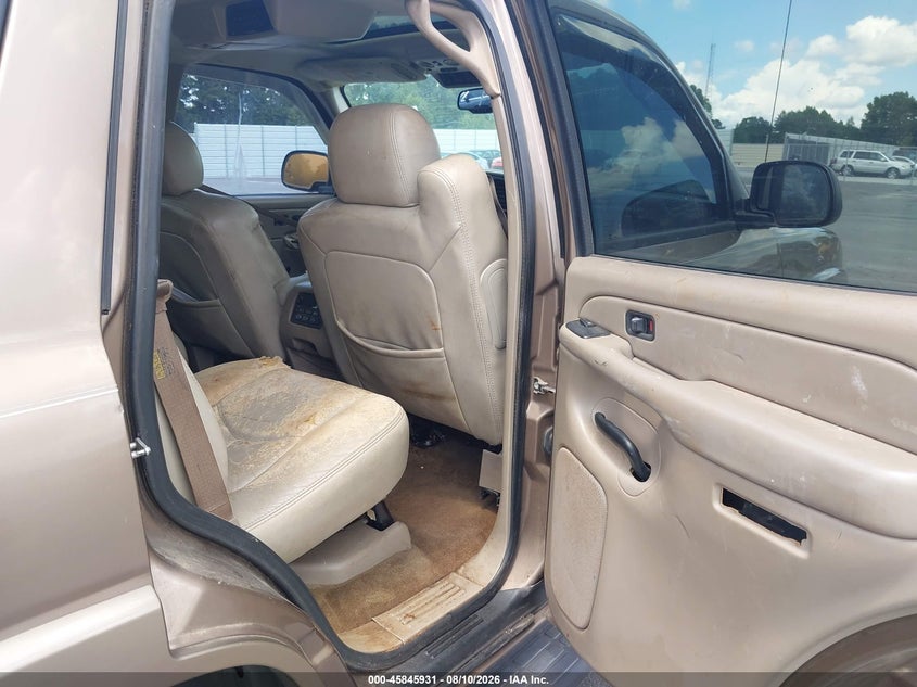 2004 CHEVROLET TAHOE auction photo 8