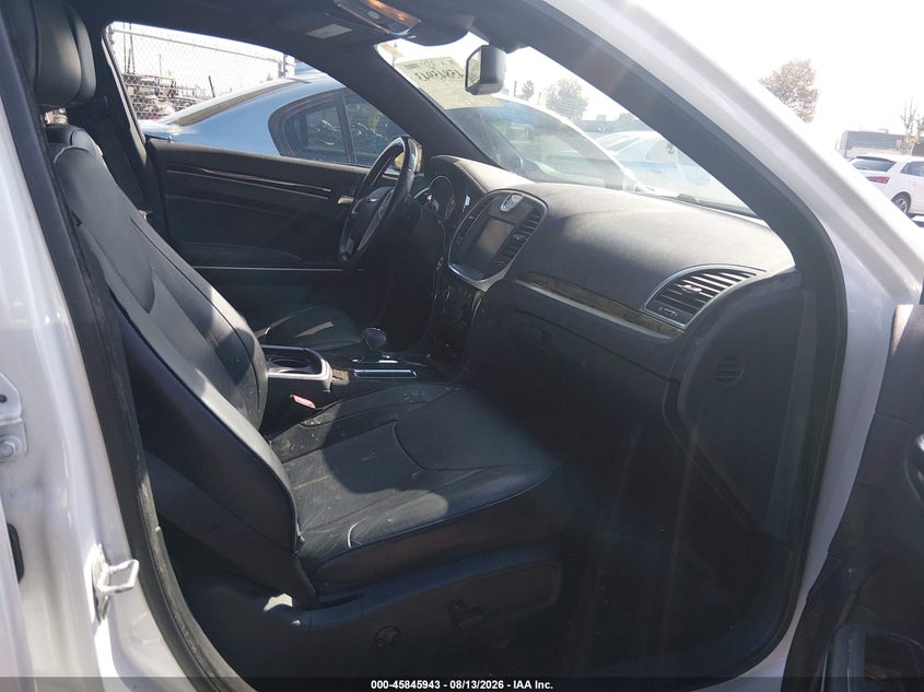 2014 CHRYSLER 300C auction photo 5