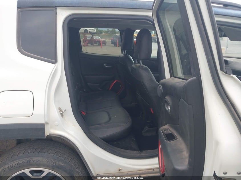 2016 JEEP RENEGADE auction photo 8