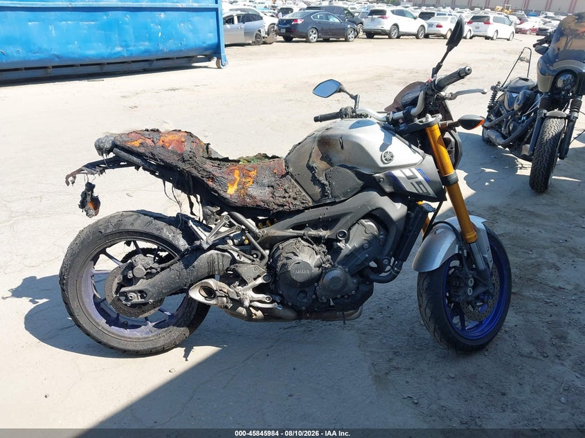 YAMAHA FZ09 2015