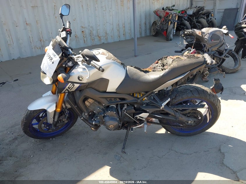 YAMAHA FZ09 2015