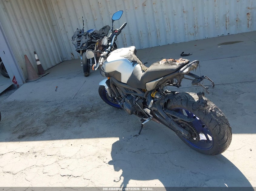 2015 YAMAHA FZ09 auction photo 3