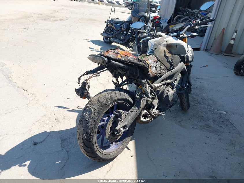2015 YAMAHA FZ09 auction photo 4