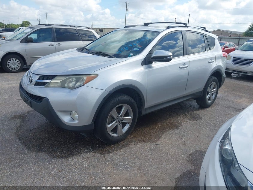 2015 Toyota RAV 4, Normal Wear & Tear, IAAI, VIN 2T3WFREV9FW152042 — photo 2